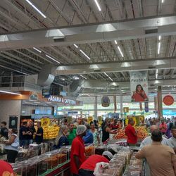 Imagem - Assaí Atacadista inaugura maior loja da Bahia na Avenida Paralela