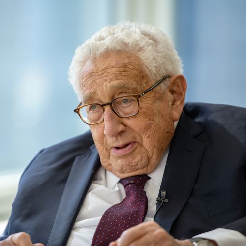 Imagem - 'Uma das vozes mais confiáveis e distintas', diz George Bush sobre Kissinger
