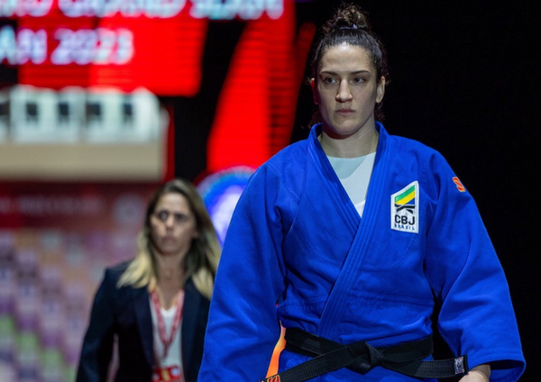 Mayra Aguiar Mayra Aguiar conquista a medalha de ouro inédita no Grand Slam de Tóquio de judô