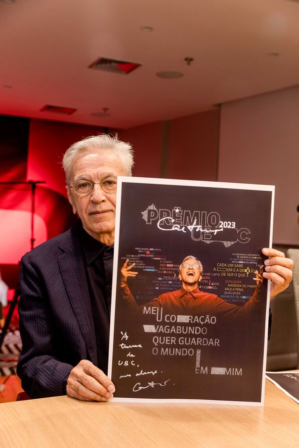 Caetano Veloso recebe homenagem na UBC