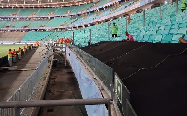 Lonas pretas foram instaladas em fileiras da Arena Fonte Nova