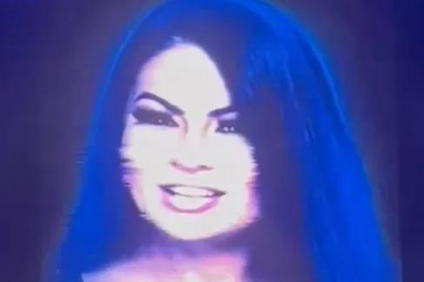 A cantora Paulinha Abelha foi recriada digitalmente por Inteligência Artificial