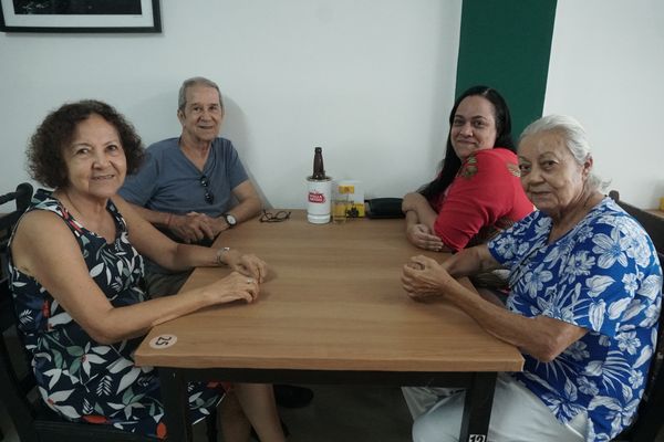 Pedro, Iracema, Vera e Adriana Famigli, parentes de Luís Fmaigli