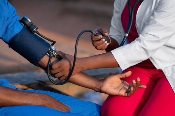 Estudantes e professores de Medicina de Salvador se preparam para missão de saúde na África