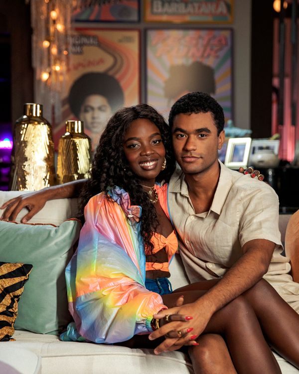 O casal Dante (Isacque Lopes) e Mileny (Clara Moneke) em Ritmo de Natal 