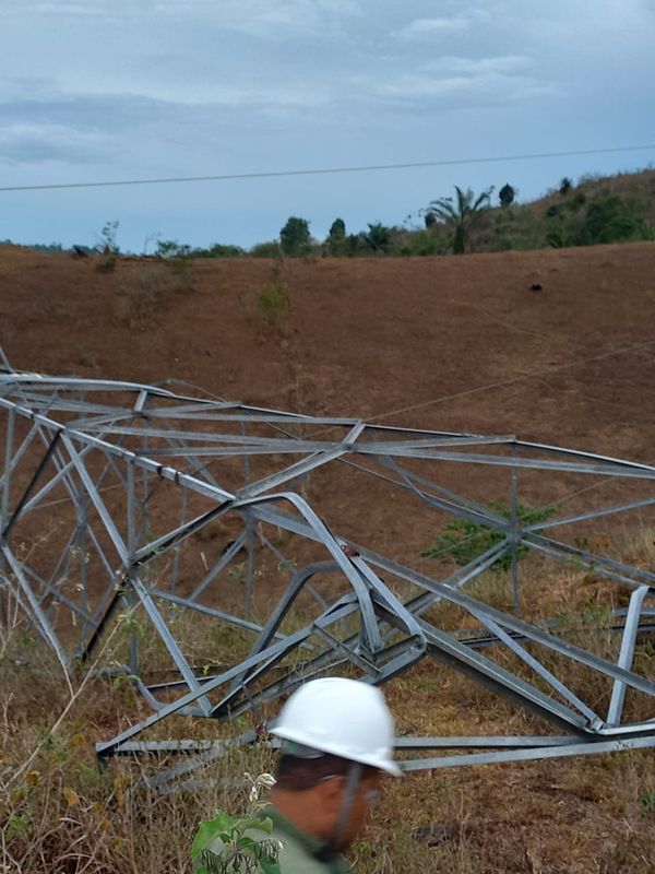 Queda de torre de energia em Jequié