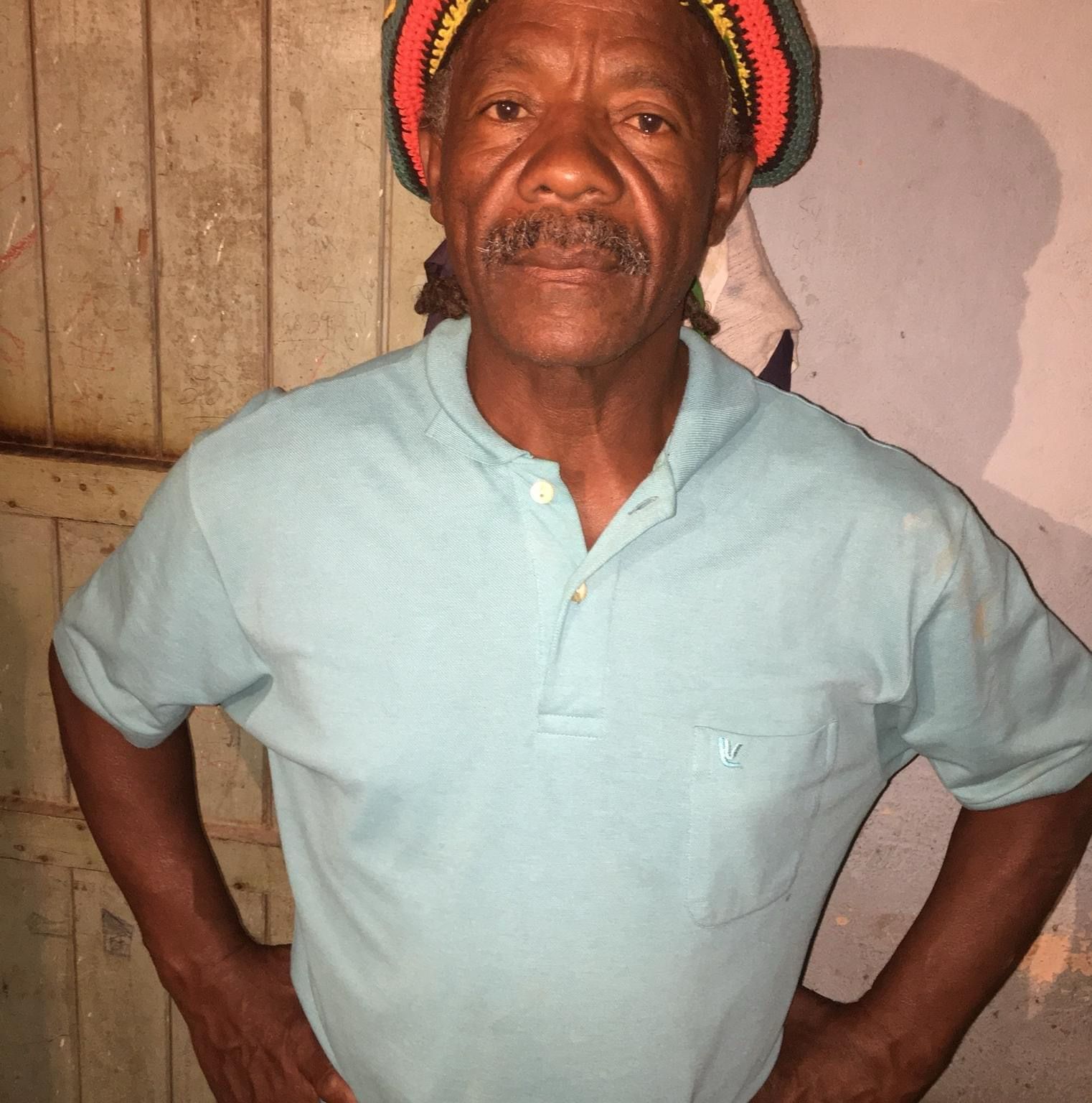 Família acusa PMs de invadir casa e matar pedreiro no Alto do Coqueirinho por Divulgação