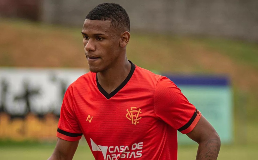 João Pedro estava emprestado ao Kyoto Sanga por Pietro Carpi/EC Vitória