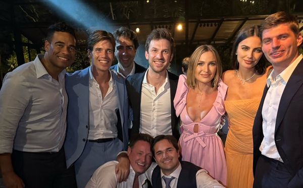 Max Verstappen (à direita) marcou presença no casamento de Nelsinho Piquet
