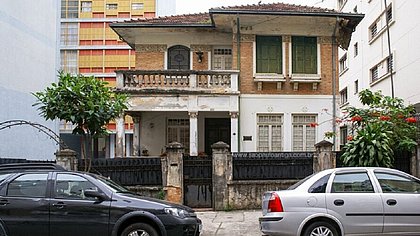 Justiça bloqueia R$ 83,8 mil da 'mulher da casa abandonada' por (Divulgação)