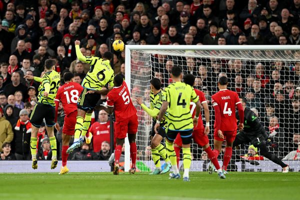 Arsenal abriu placar, levou empate e segurou resultado