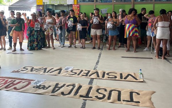 Manifestantes se reuniram na Estação da Lapa