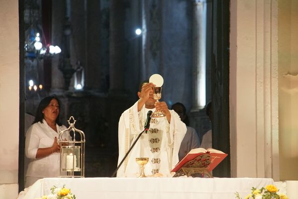 Missa de Natal na Paróquia de Santo Antônio Além do Carmo por Ana Lúcia Albuquerque/CORREIO