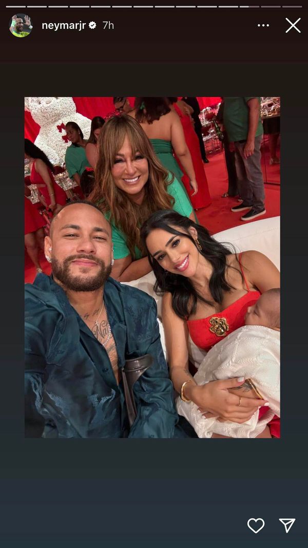 Neymar passa o Natal com a ex-namorada Bruna Biancardi e a filha Mavie