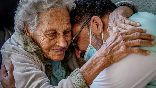 Relatório mostra ainda que cuidadores estão sobrecarregados