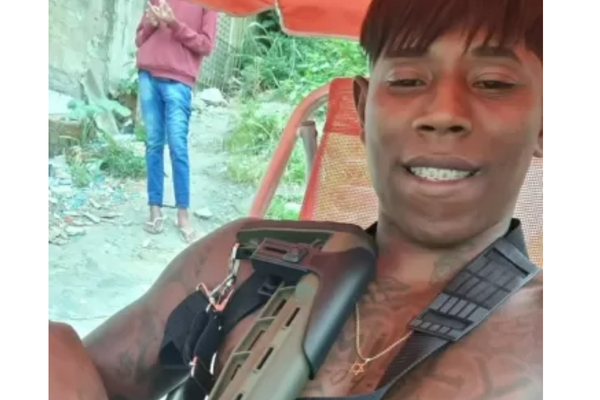 Nego Zulu se exibia nas redes sociais com fotos armado