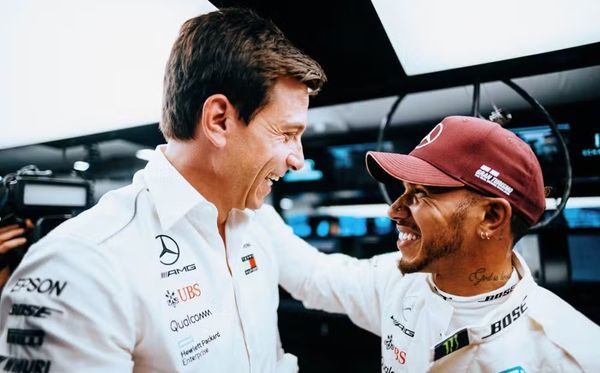 Toto Wolff disse acreditar em novo título de Lewis Hamilton 