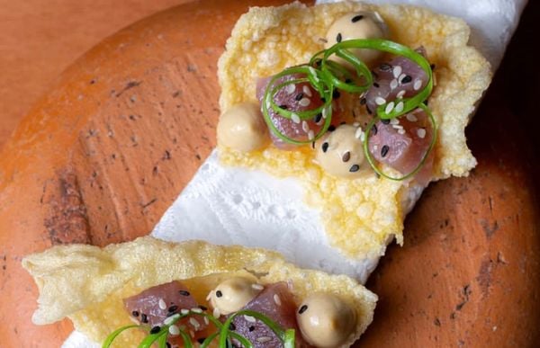 Tartare de Atum com Crocante de Milho e maionese de wasabi