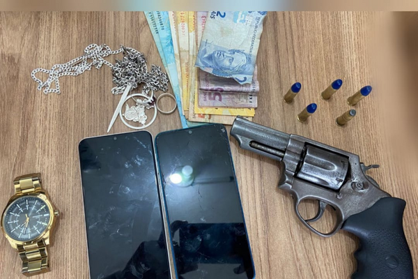 Material foi apreendido pela PM em Porto Seguro por Divulgação 