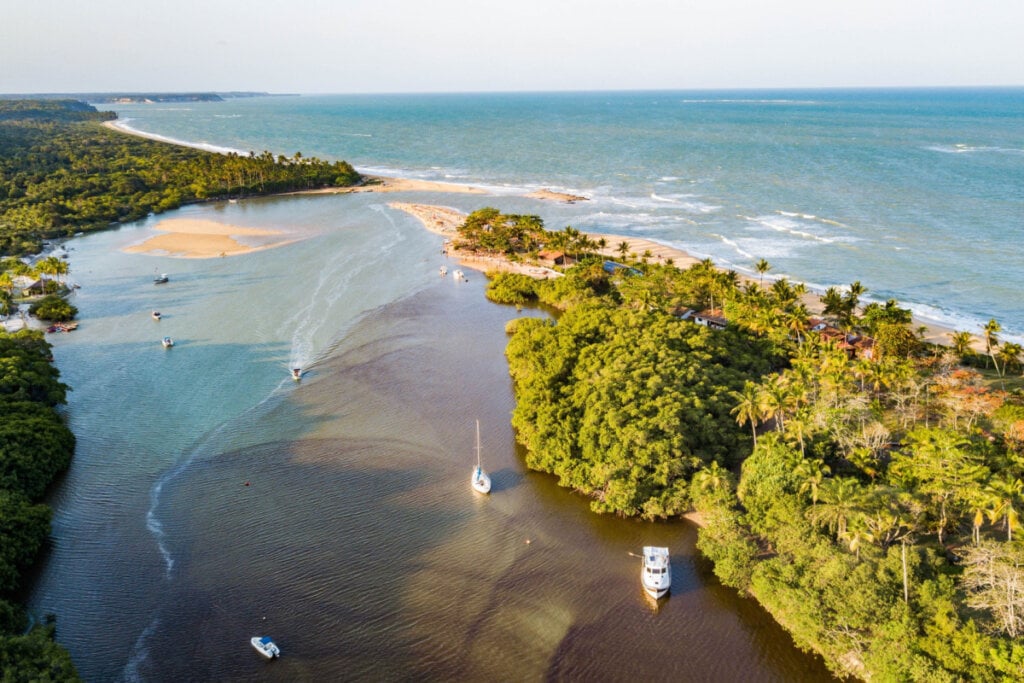 [Edicase]Porto Seguro tem rica biodiversidade de recifes (Imagem: Viagens e Caminhos | Shutterstock) por  