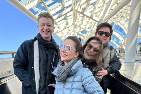 Nas redes sociais, Sandy compartilhou registros da viagem que está fazendo nos Estados Unidos com os pais e o ex-marido, Lucas Lima por Reprodução/ Redes sociais