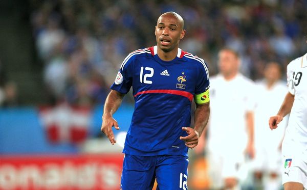 Thierry Henry em jogo pela seleção da França contra a Itália na Eurocopa de 2008