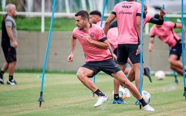 Raul Cáceres  por Victor Ferreira/EC Vitória