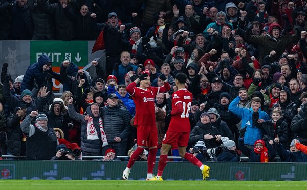 Liverpool venceu o Fulham no jogo de ida das semifinais da Copa da Liga inglesa