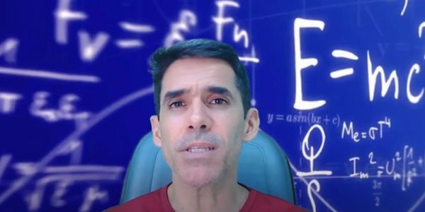Professor Fininho tem uma disciplina isolada de Física