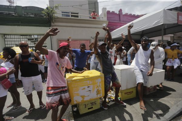 Cerveja domina no cortejo do Bonfim