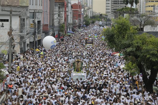 Multidão acompanhou o percurso