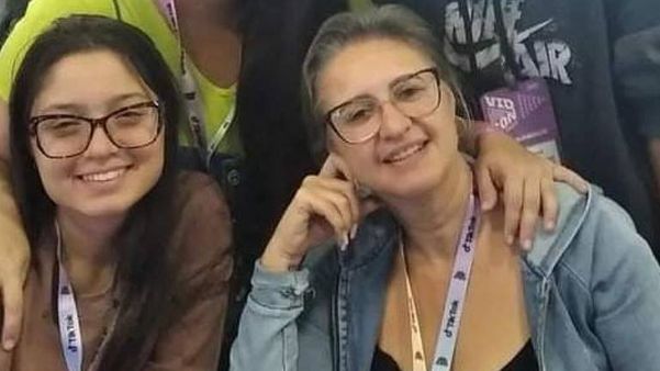 Luciana Rodzewics, de 46 anos, e sua filha, Letícia Rodzewics Sakumoto, de 20 anos, estão entre as vítimas