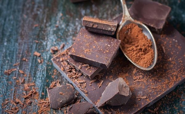 Chocolate amargo por Shutterstock