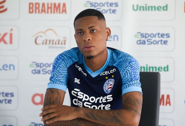 Caio Roque pelo Bahia por Tiago Caldas/ EC Bahia