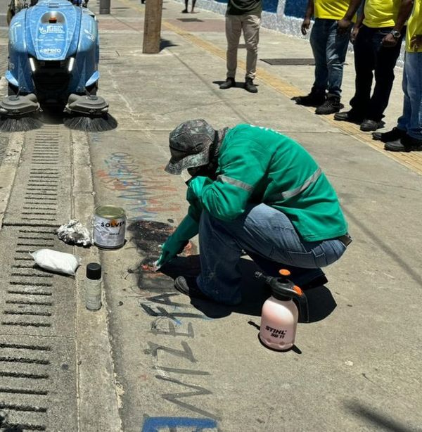 Ambulantes que picharem asfalto podem perder a licença no próximo Carnaval