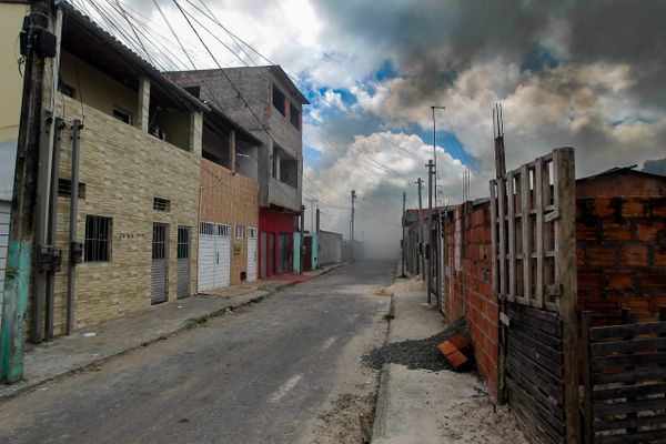 Fumaça no Bairro Jardim Limoeiro, em Camaçari