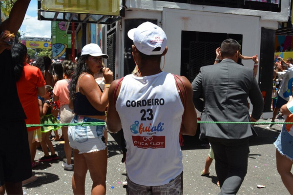 Durante a palestra devem ser abordados pontos como o uso correto dos equipamentos de proteção individual (EPIs)