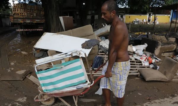 Estragos e prejuízos aos moradores causados pelas chuvas em Belford Roxo, na Baixada Fluminense