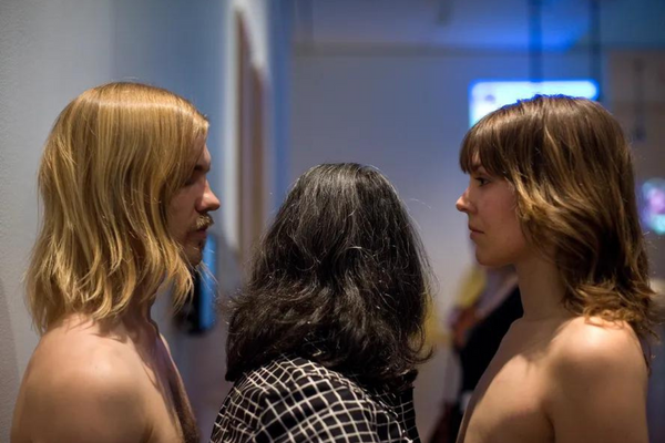Artista processa o MoMA, de Nova York, após ser apalpado por visitantes durante performance com nudez 