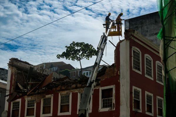 Demolição teve início nesta sexta-feira (26)