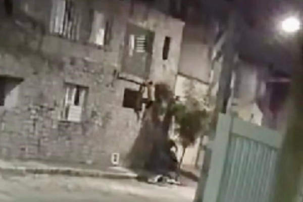 Criminosos escalam residências no bairro Jacarecanga e furtam objetos