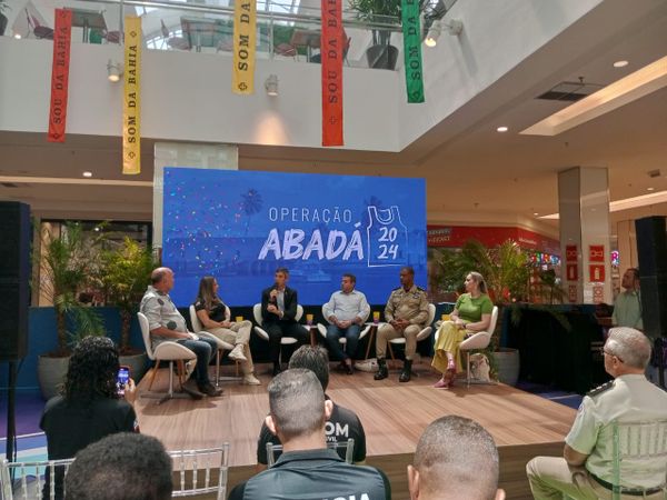 Entrevista coletiva da Operação Abadá