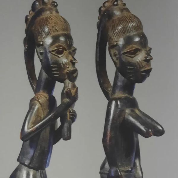 Figuras em pares são do livro Eshu (George Chimeche  2015)