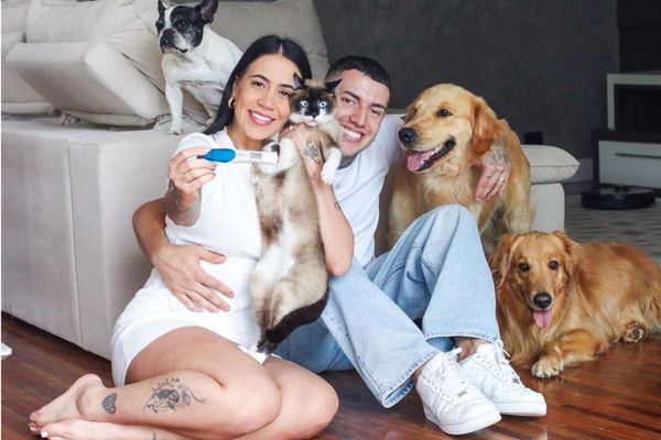 Karine Carrijo e o marido, Thiago Lima, compartilhavam fotos de diversos momentos da gravidez