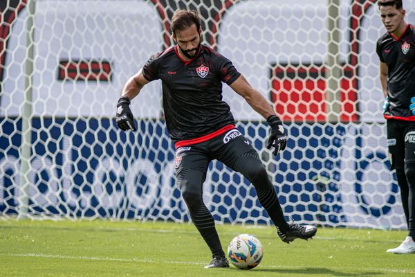 O goleiro Muriel vai estrear com a camisa do Vitória