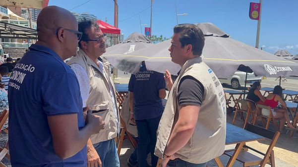 CODECON autua e notifica estabelecimentos durante Operação Verão em Salvador