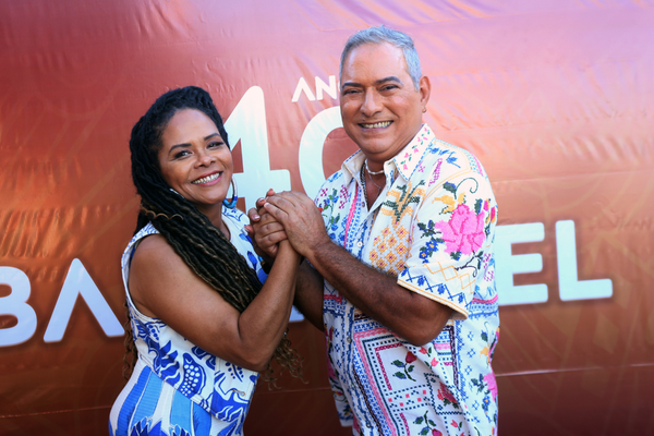 Márcia Short e Robson Morais durante evento de retorno da Banda Mel