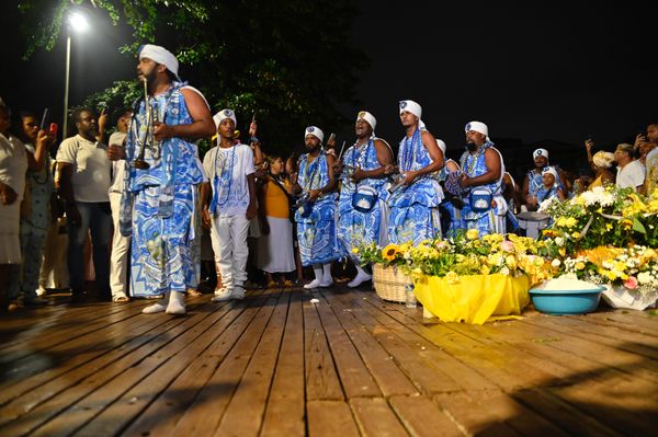 Filhos de Gandhy trouxeram seu ritmo de tambores e metais