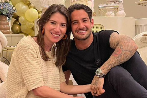 Rebeca Abravanel e Alexandre Pato estão juntos desde 2018 por Reprodução/Instagram 