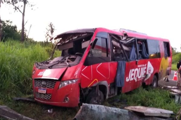 Ônibus fazia o transporte do Tratamento Fora de Domicílio de cidadãos de Jequié